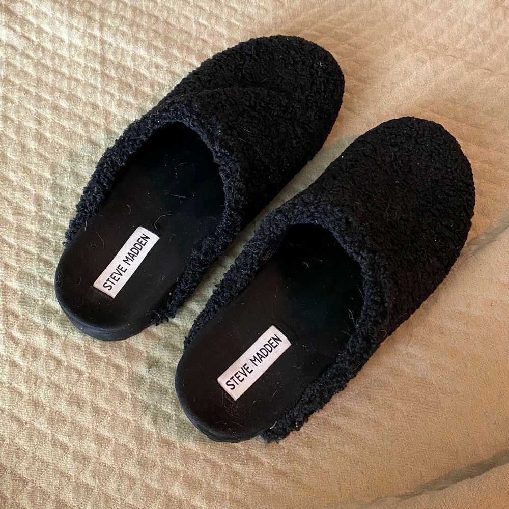 Steve Madden faux fur clogs